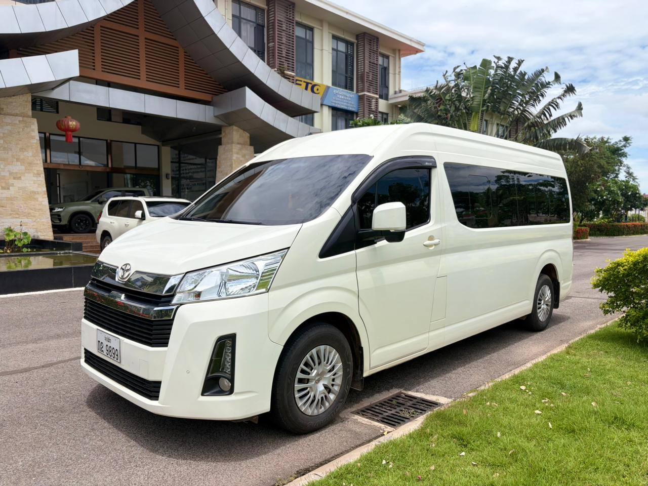Minivan Service with driver - Image 3