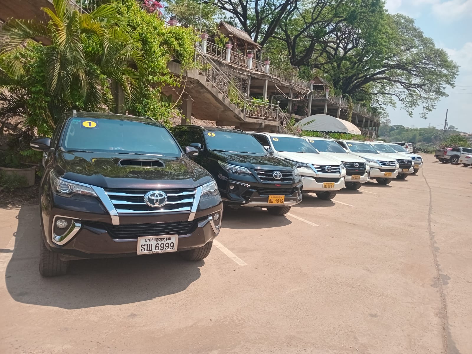 SUV - Image 4